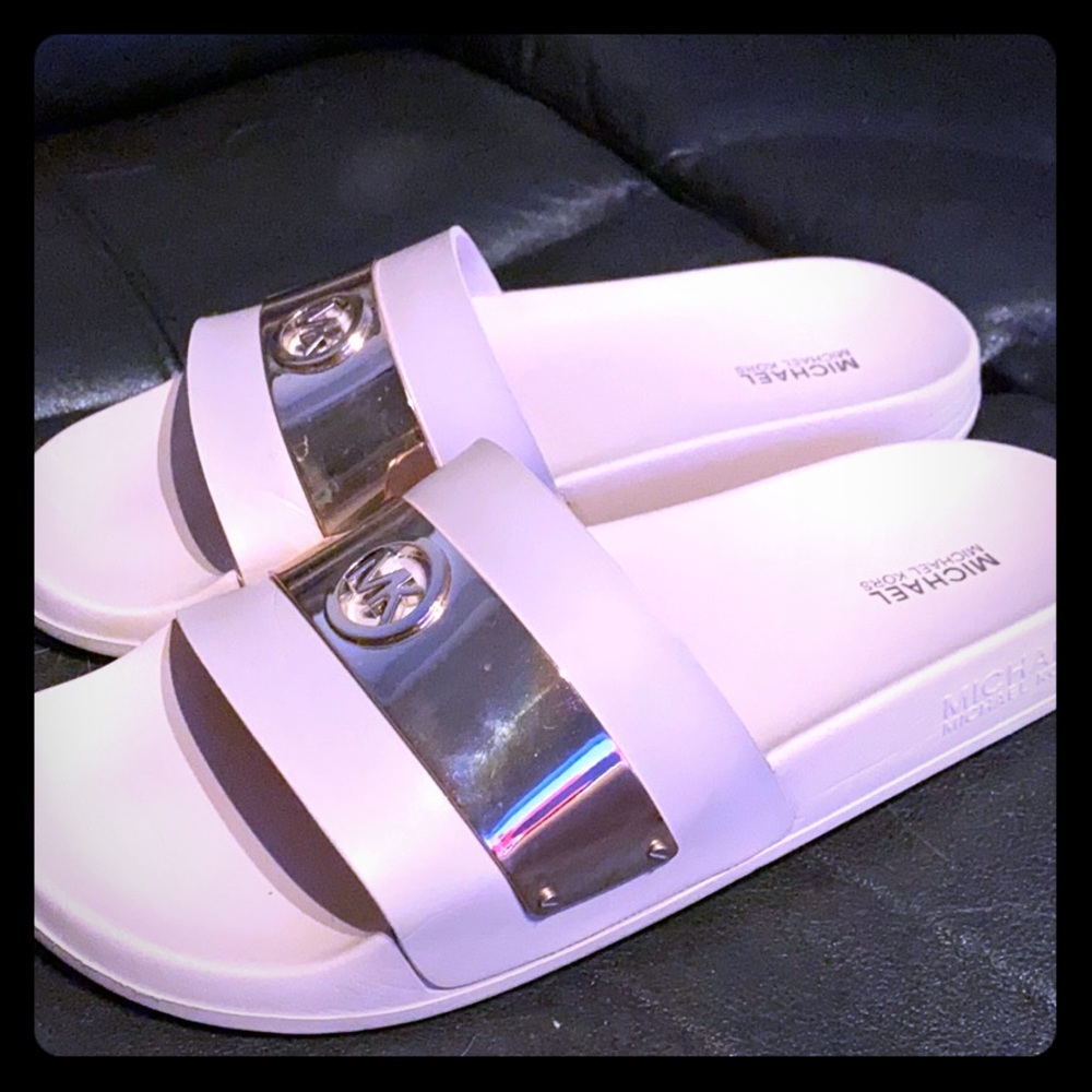 MK soft pink Sandals